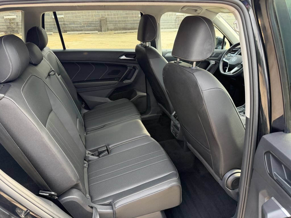 Certified 2023 Volkswagen Tiguan SE FWD image 26