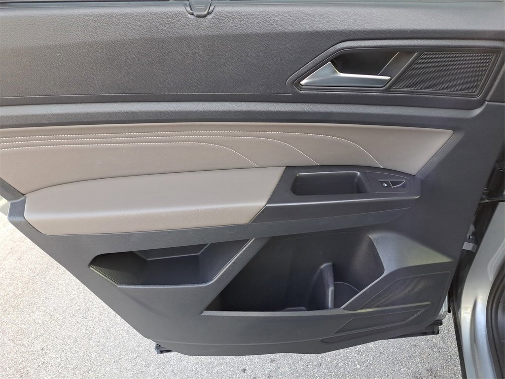 Used 2022 Volkswagen Atlas SE w/ Panoramic Sunroof Package image 9
