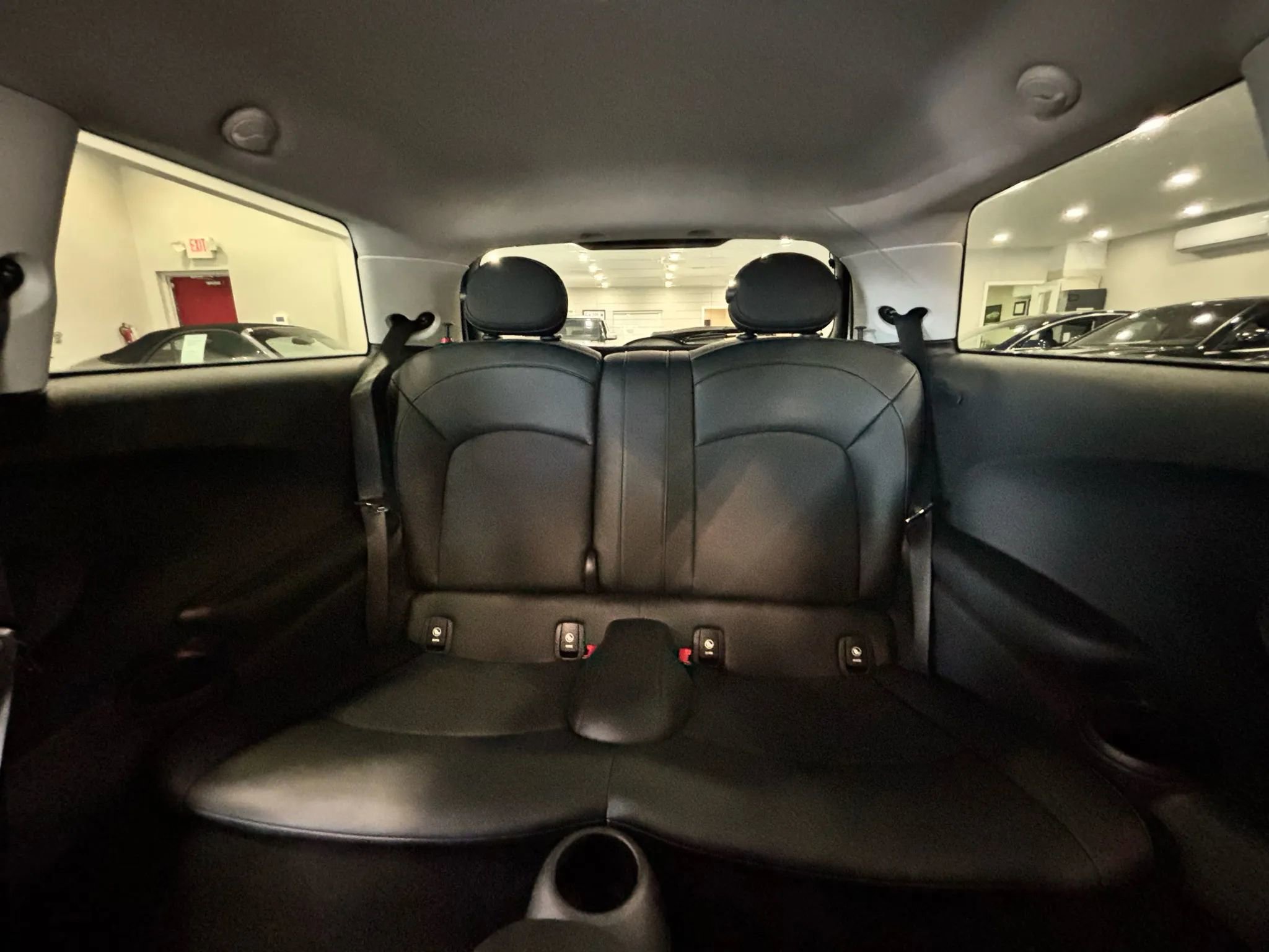 Used 2019 MINI Cooper 2-Door Hardtop w/ Signature Upholstery Package image 12