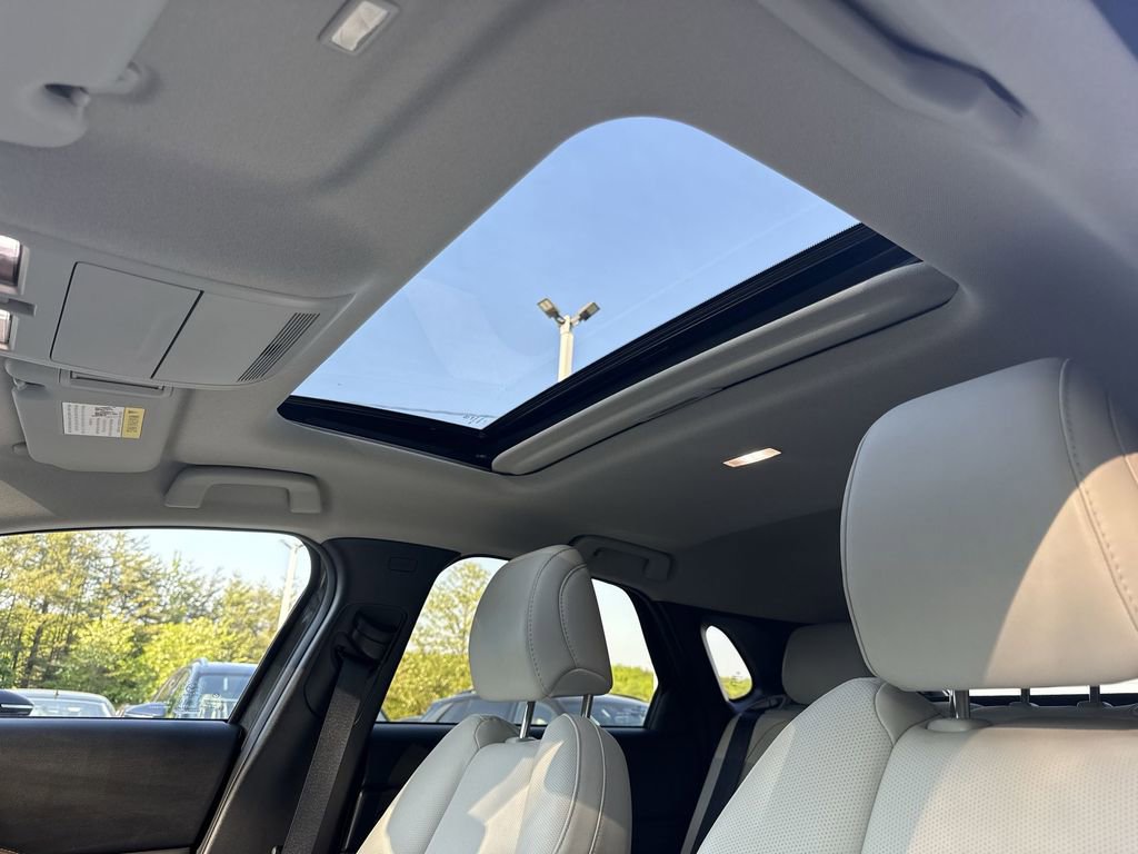 Used 2023 MAZDA CX-30 AWD 2.5 S w/ Premium Package image 16