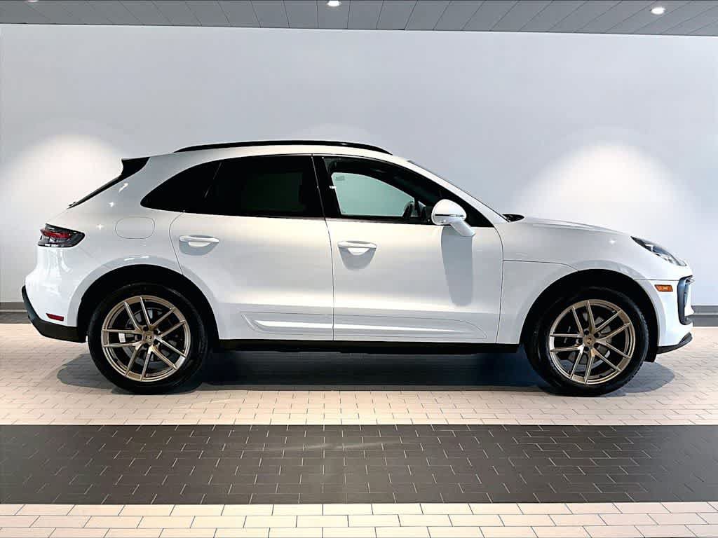 Used 2026 Porsche Macan AWD/4WD image 11