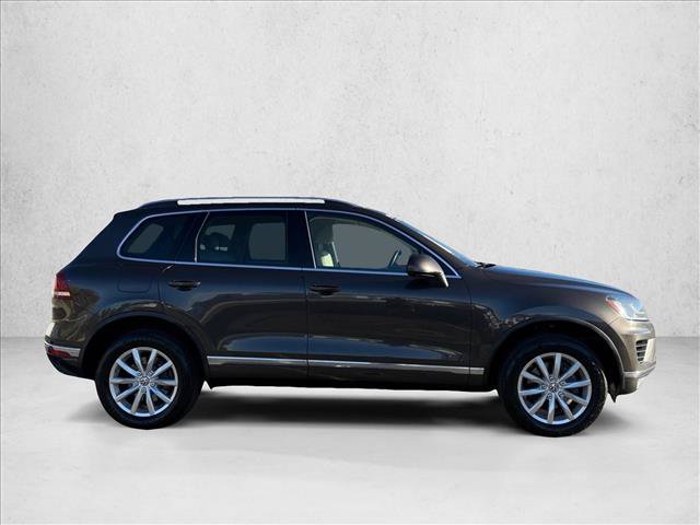 Used 2016 Volkswagen Touareg Sport AWD/4WD image 4