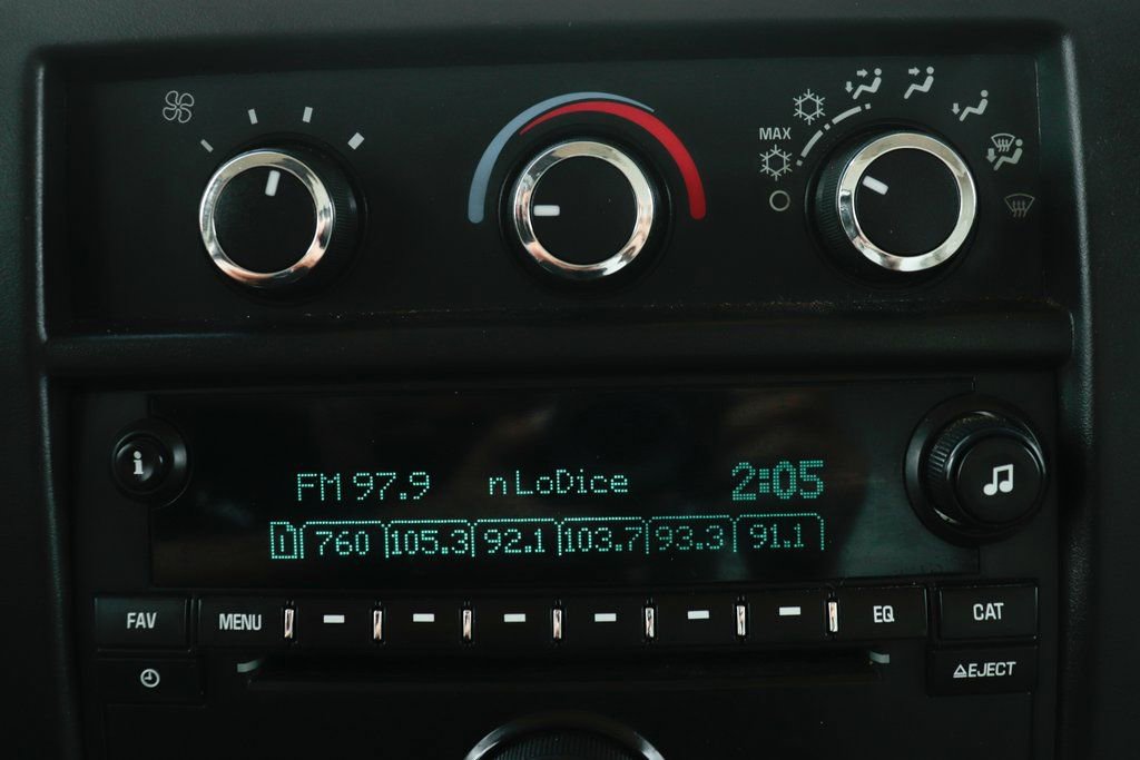 Used 2015 Chevrolet Express 4500 RWD image 34