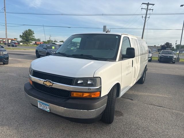 Used 2017 Chevrolet Express 3500 LT w/ LT Preferred Equipment Group RWD image 3