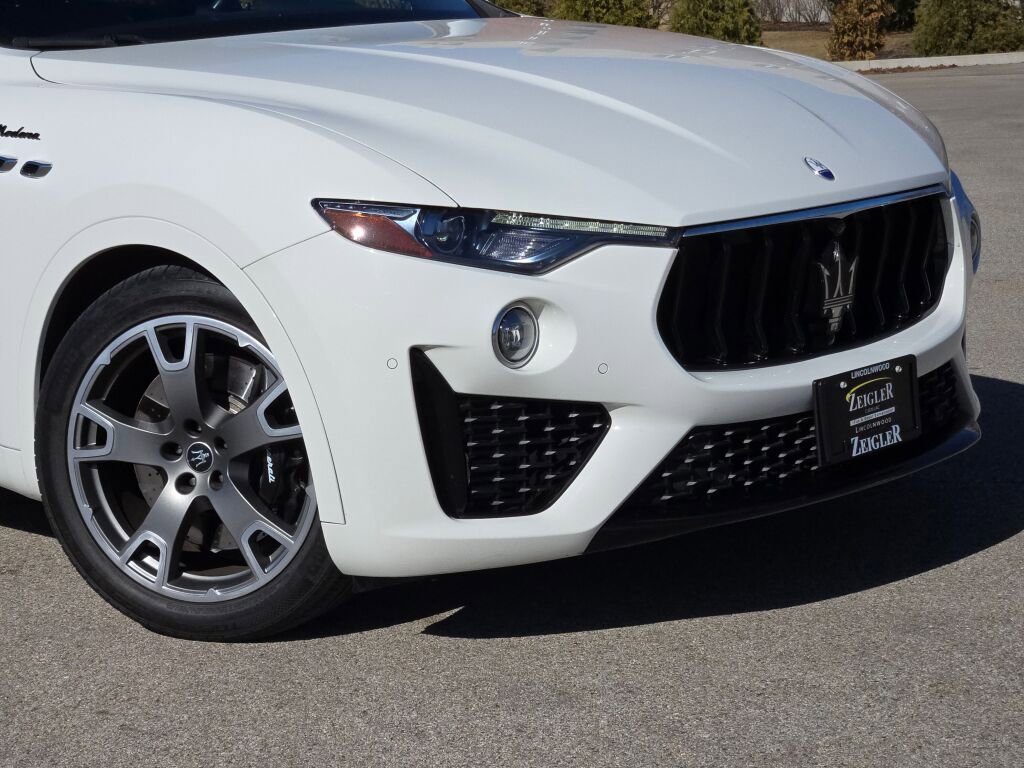Used 2023 Maserati Levante Modena image 2