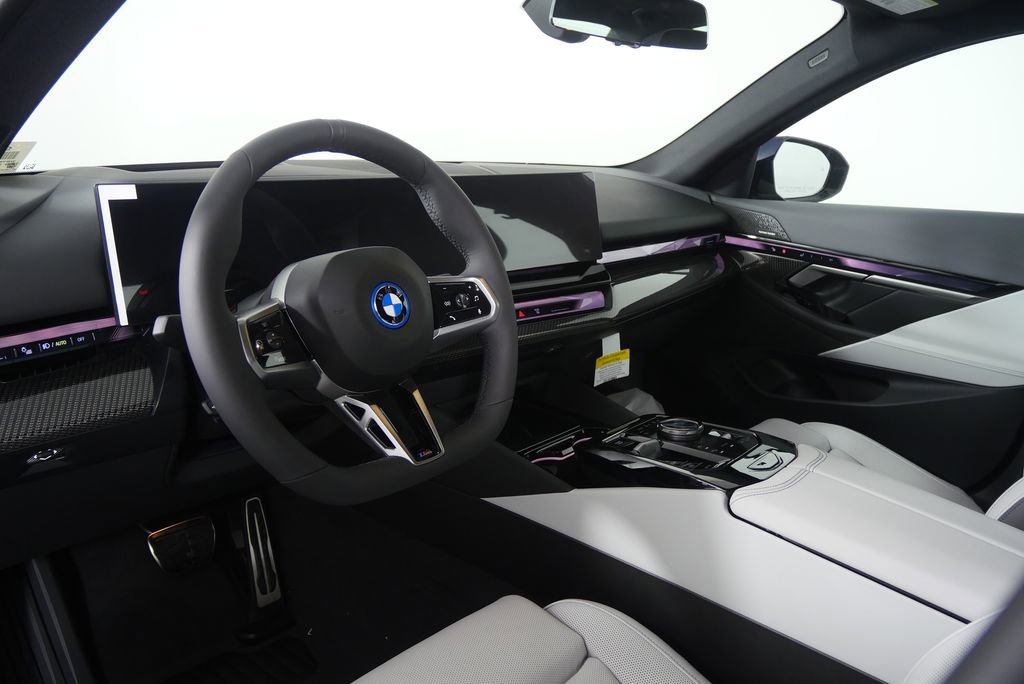 New 2026 BMW i5 eDrive40 w/ M Sport Package image 12