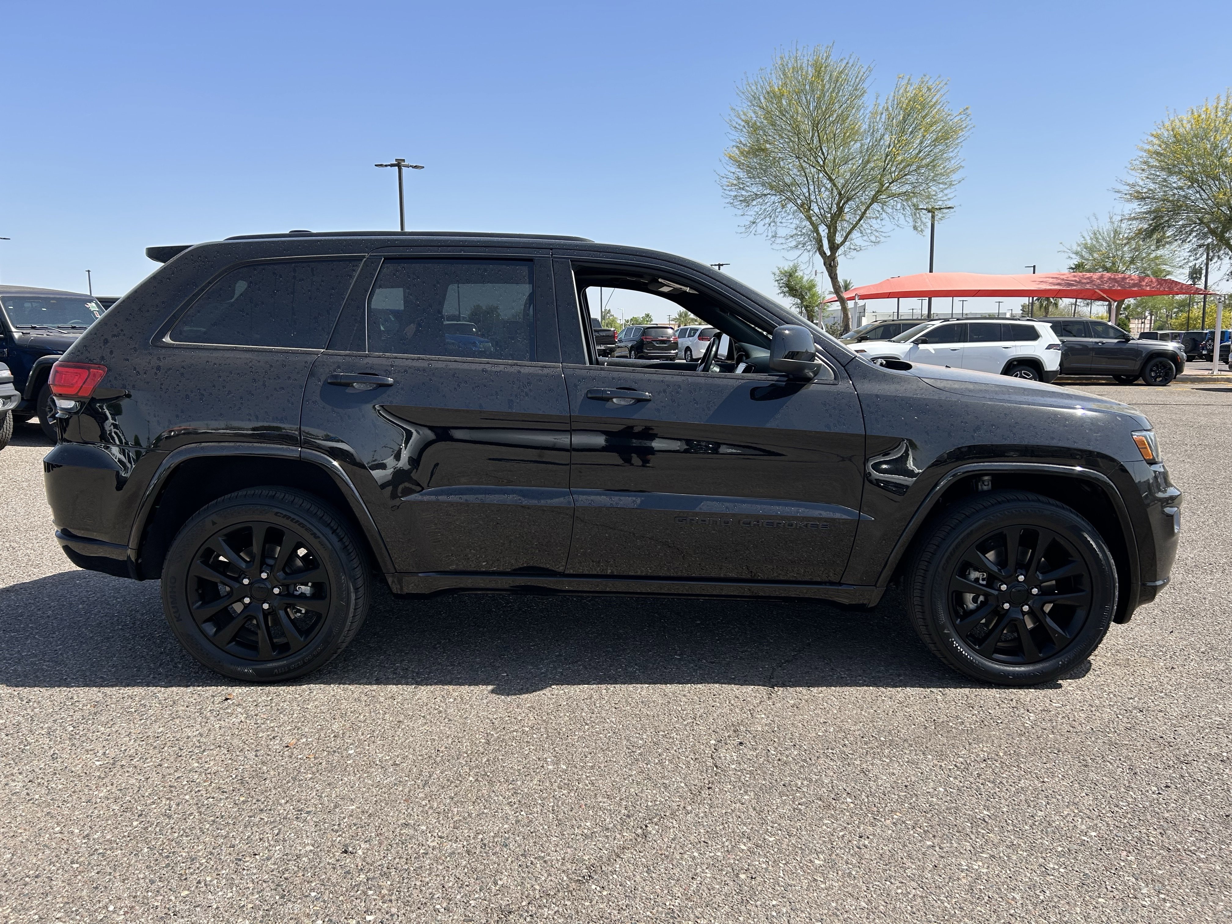 Certified 2021 Jeep Grand Cherokee Laredo X AWD/4WD image 6