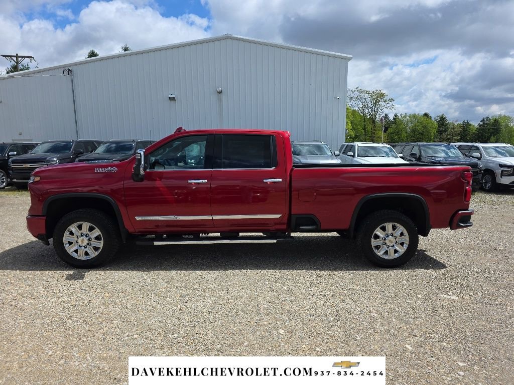Used 2024 Chevrolet Silverado 3500 High Country w/ High Country Premium Package AWD/4WD image 2