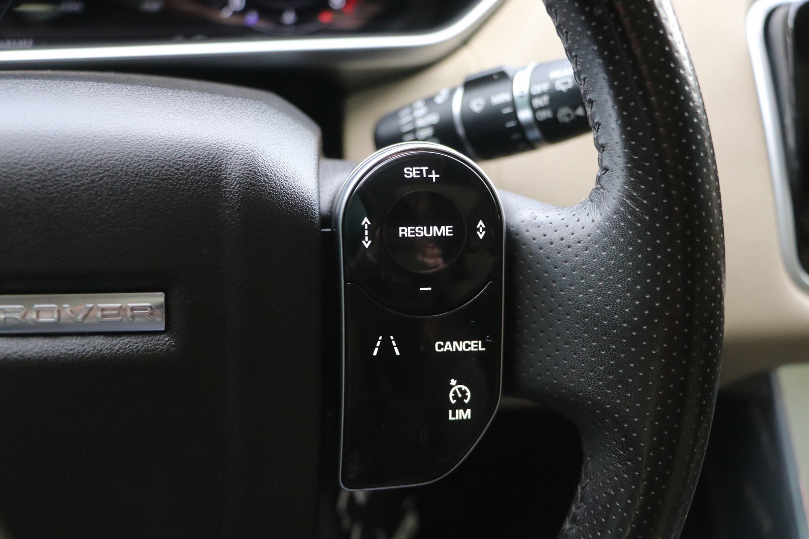 Used 2019 Land Rover Range Rover Sport HSE image 19