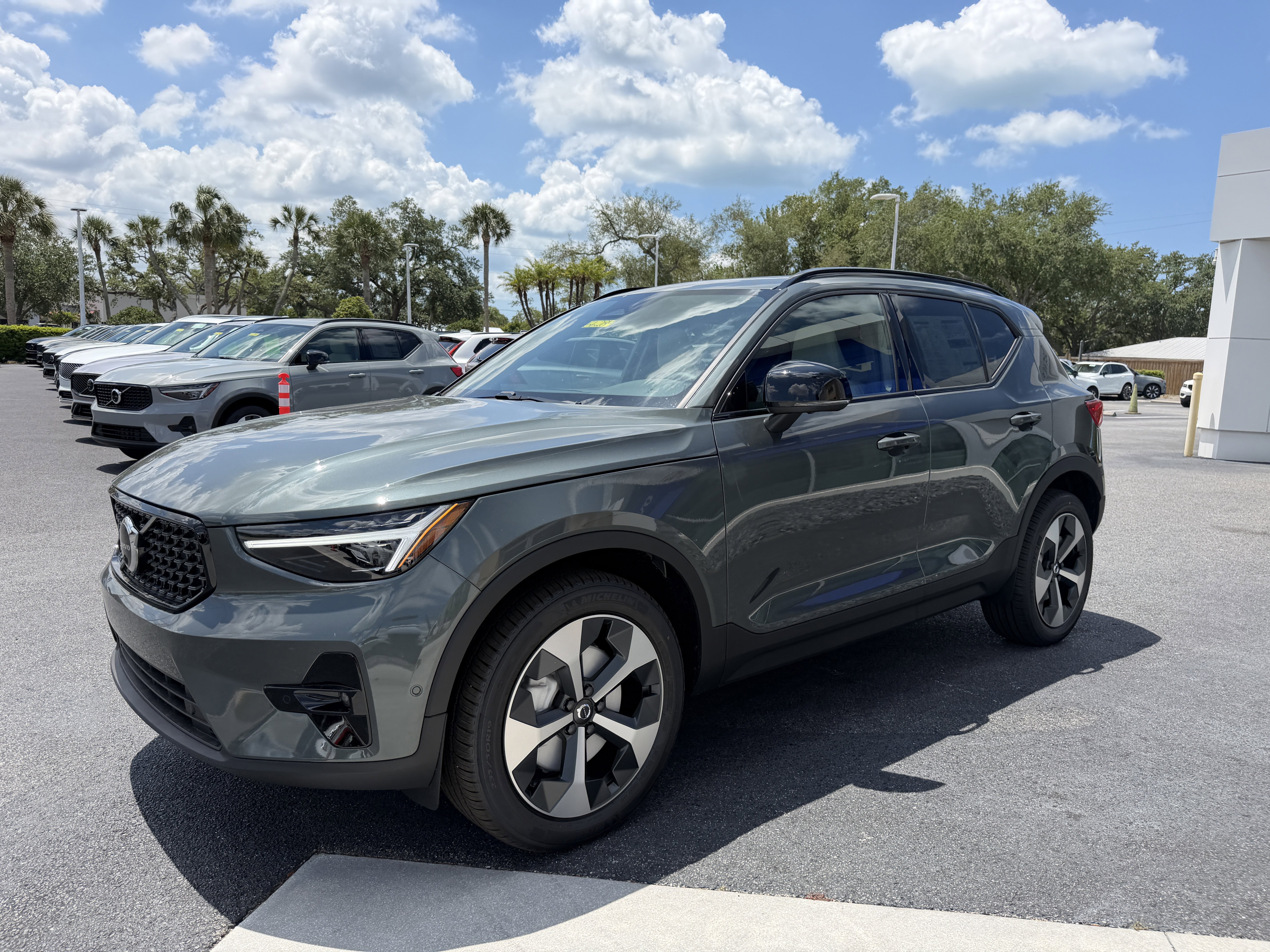 New 2026 Volvo XC40 B5 Plus w/ Climate Package AWD/4WD image 7