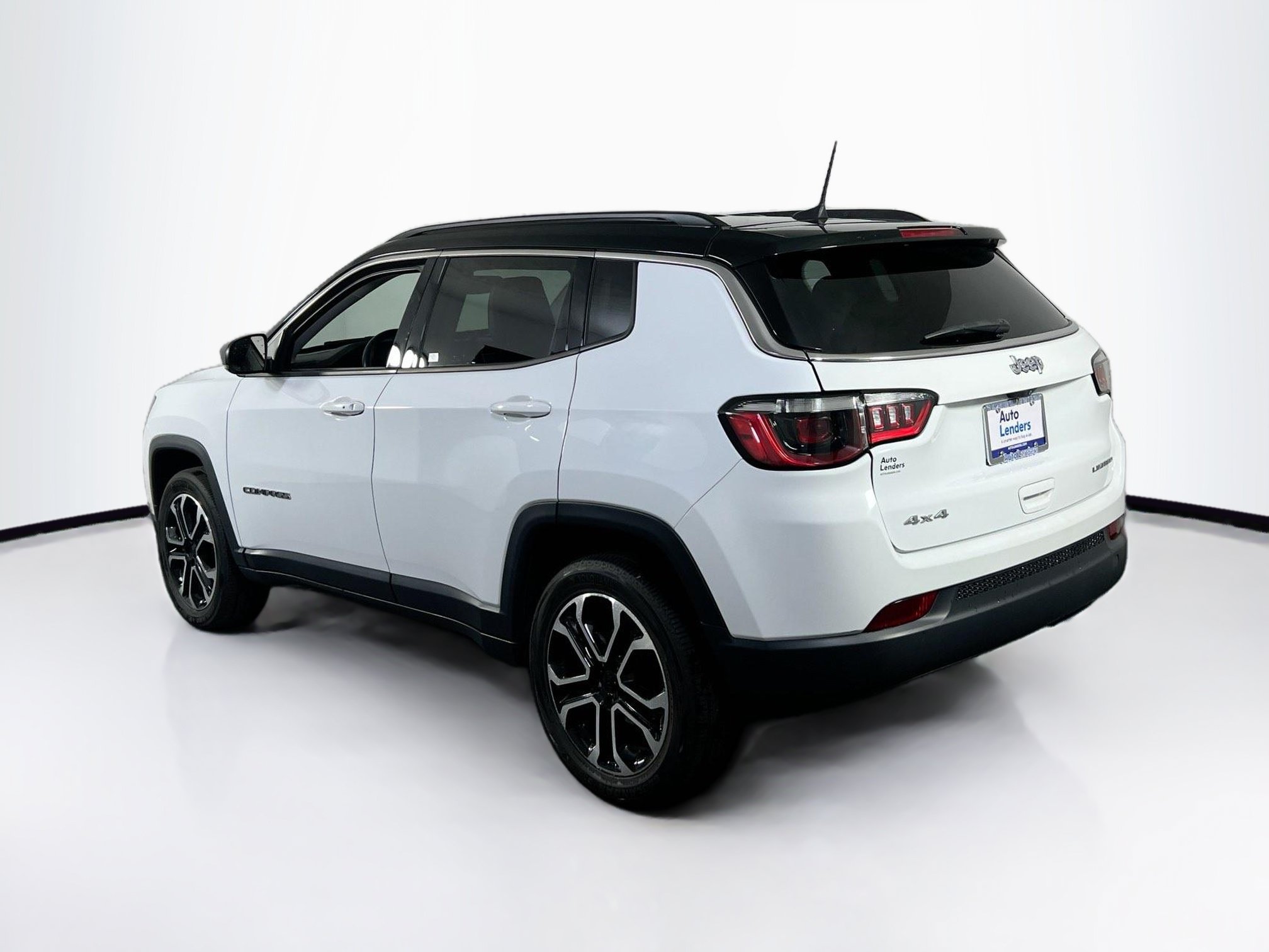 Used 2022 Jeep Compass Limited AWD/4WD image 7