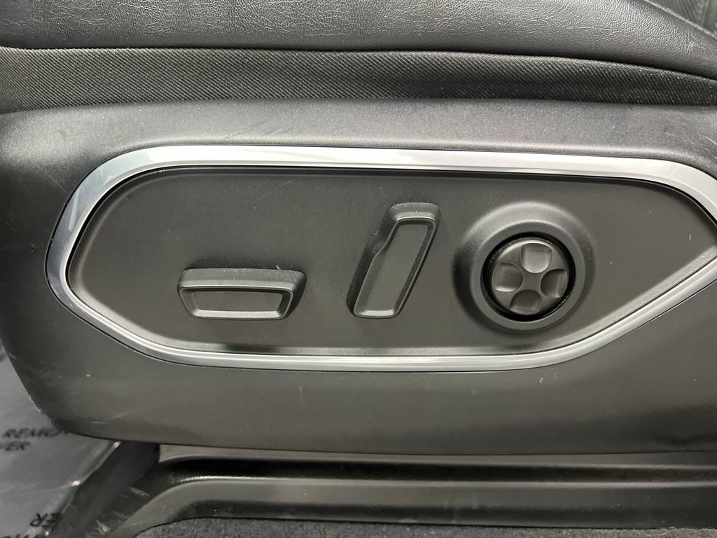 Used 2024 Jeep Wagoneer Series II w/ Flexible Seating Group AWD/4WD image 13