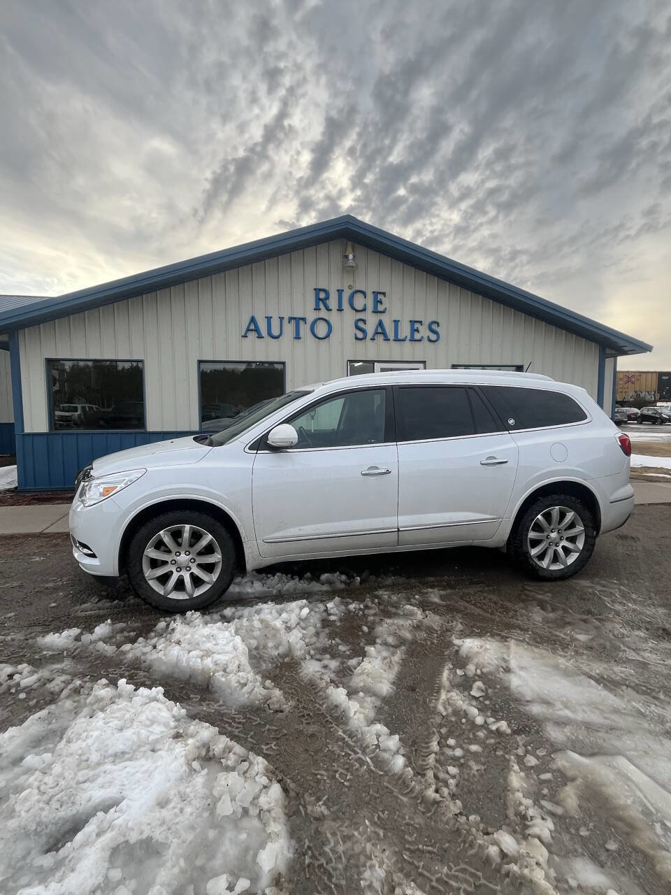 Used 2017 Buick Enclave Premium w/ Experience Buick Package image 2