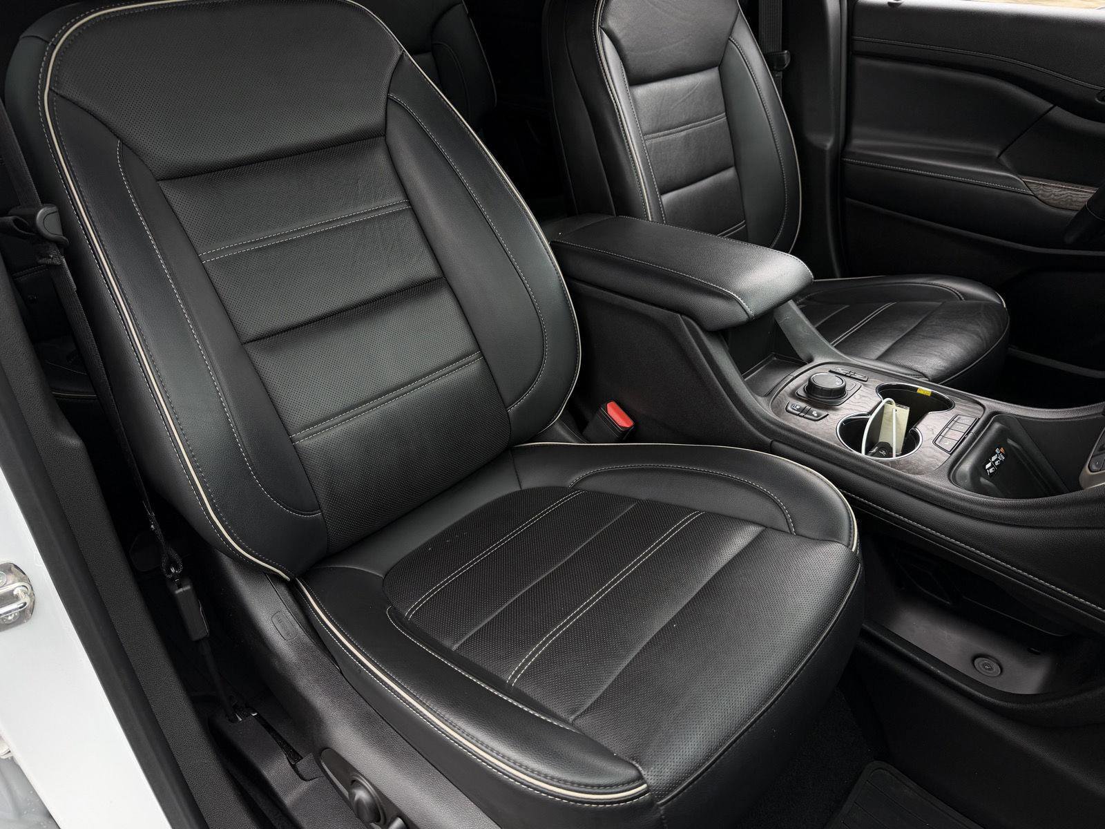 Used 2022 GMC Acadia Denali w/ Denali Technology Package image 26