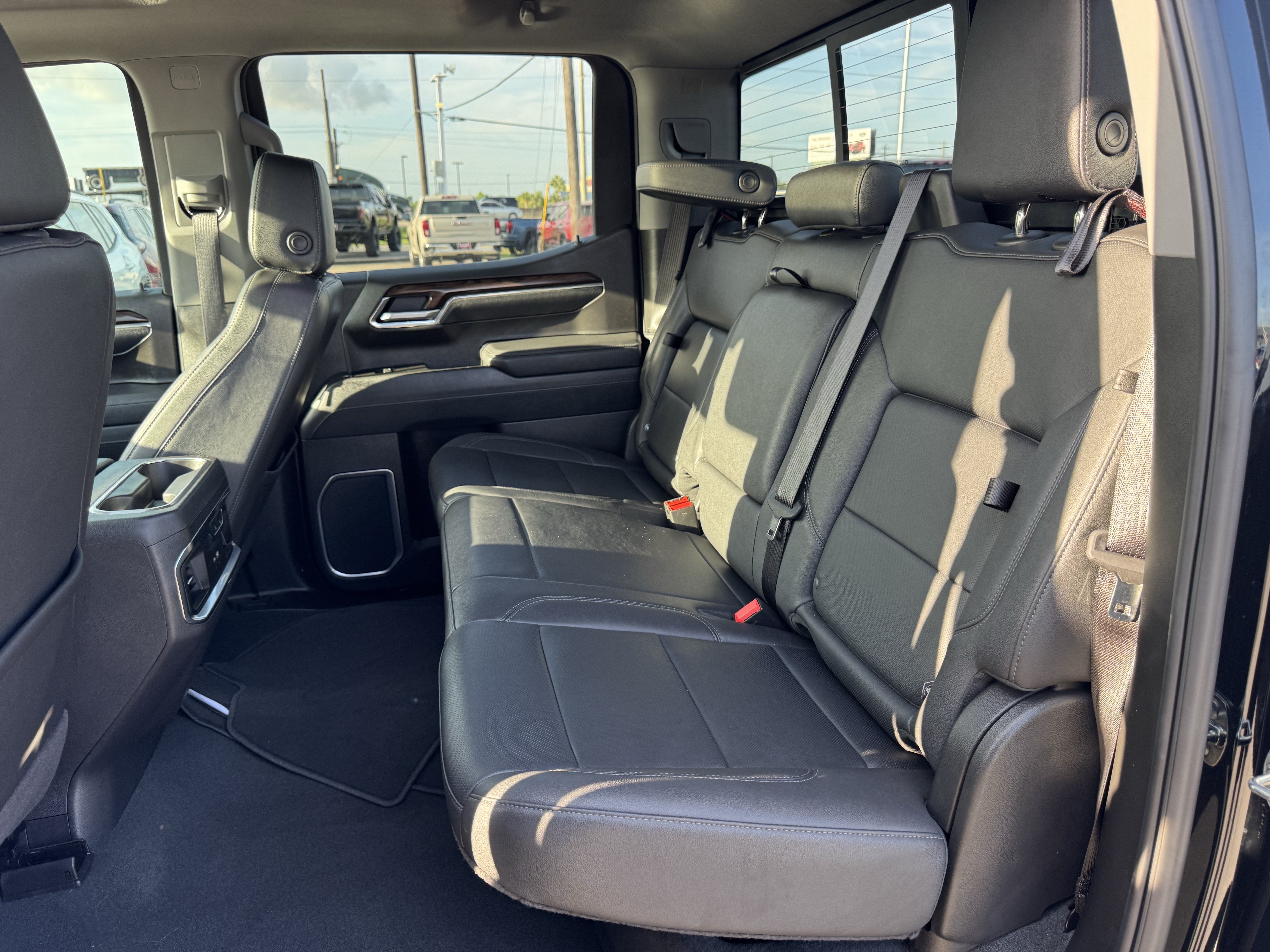 Used 2025 GMC Sierra 1500 SLT RWD image 26