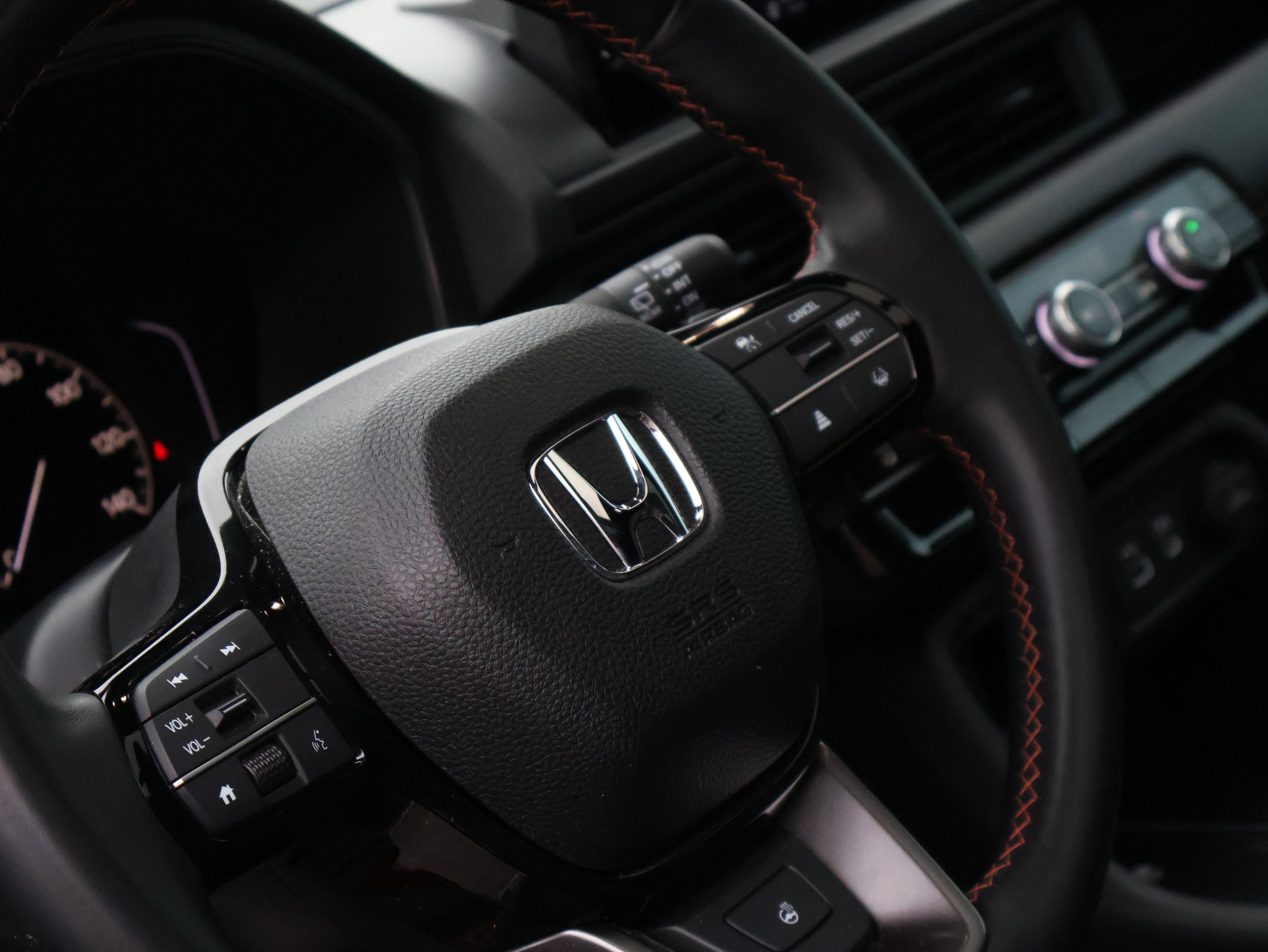 Used 2025 Honda Pilot TrailSport image 26