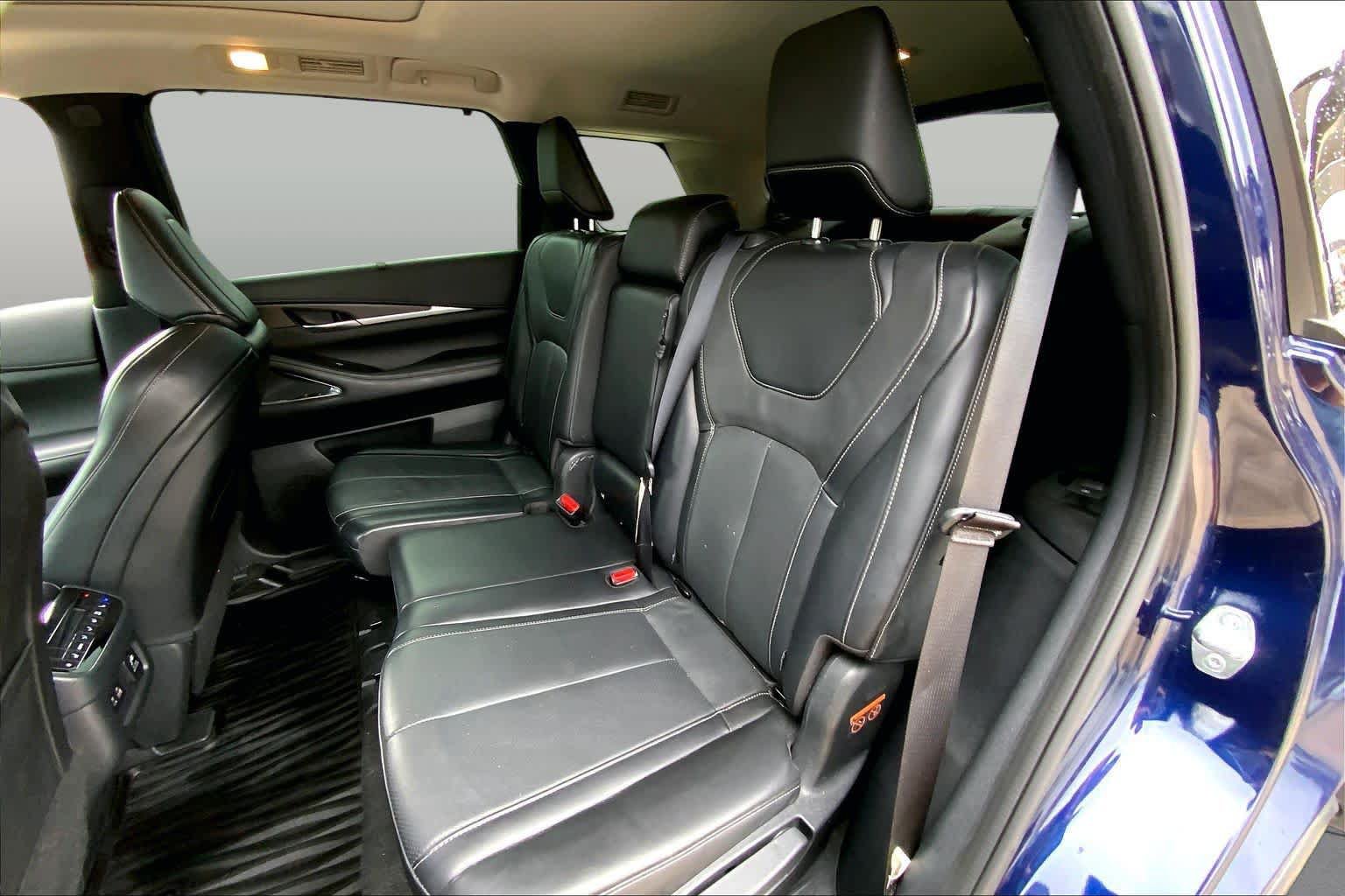 Used 2022 INFINITI QX60 Sensory w/ Cargo Package FWD image 19