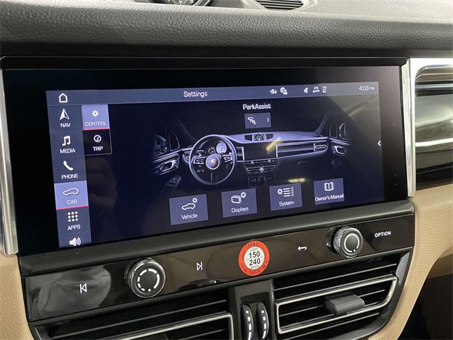 Certified 2025 Porsche Macan image 31
