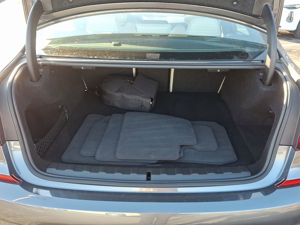 Used 2021 BMW 330e xDrive w/ M Sport Package image 31