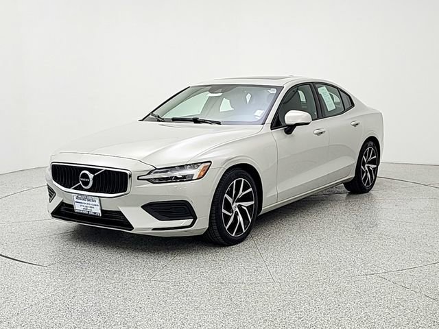 Used 2020 Volvo S60 T5 Momentum FWD image 1