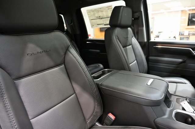 New 2026 GMC Sierra 2500 Denali w/ Denali Reserve Package image 11