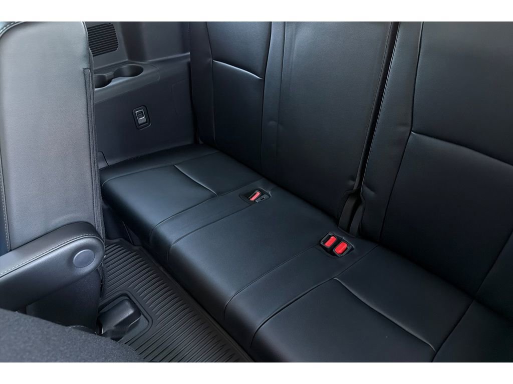 New 2026 Toyota Highlander Platinum AWD/4WD image 17