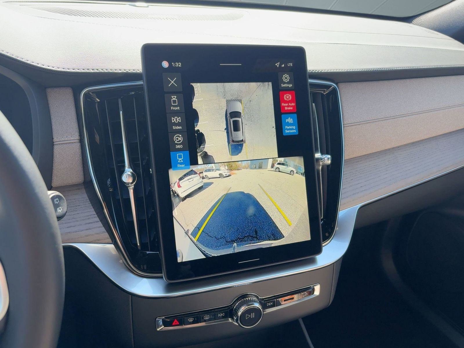 New 2026 Volvo XC90 B6 Plus w/ Protection Package Premier image 24