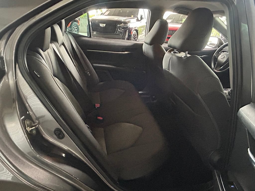 Used 2020 Toyota Camry LE FWD image 39