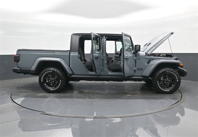 Used 2024 Jeep Gladiator Sport image 44