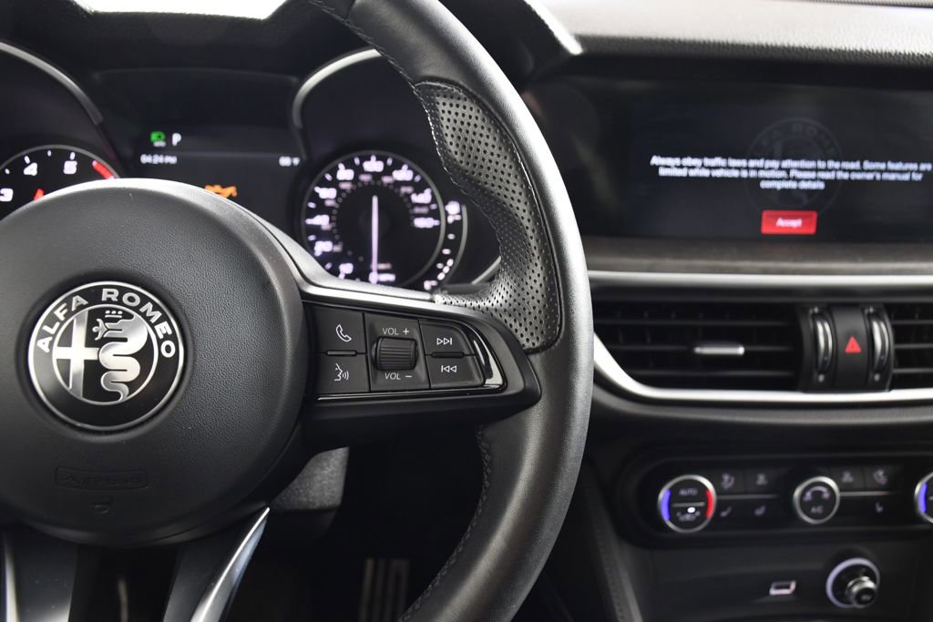 Used 2022 Alfa Romeo Stelvio Ti image 30