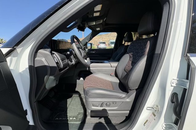 Used 2025 Nissan Armada Platinum Reserve AWD/4WD image 9