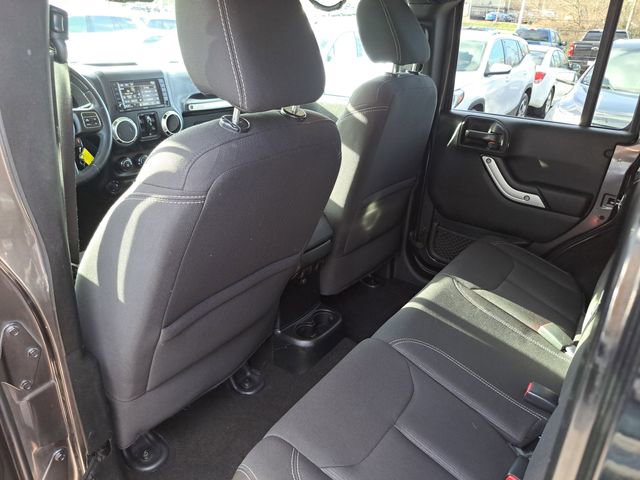 Used 2017 Jeep Wrangler Unlimited Sahara image 10