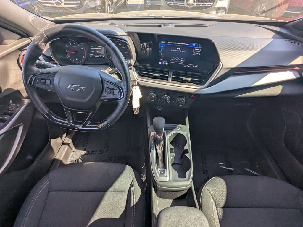 Used 2024 Chevrolet Trax RS w/ Driver Confidence Package image 2