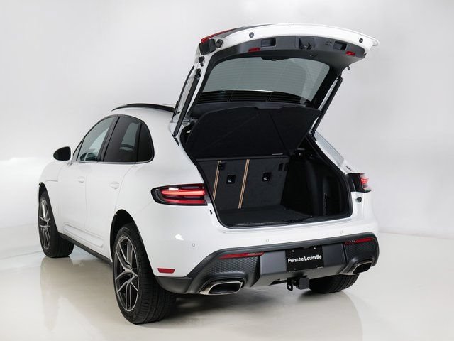 Certified 2026 Porsche Macan AWD/4WD image 34