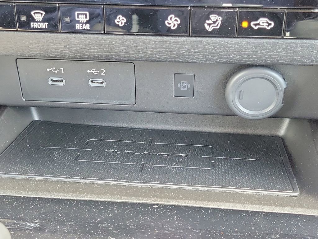 New 2025 Mitsubishi Outlander SE image 22