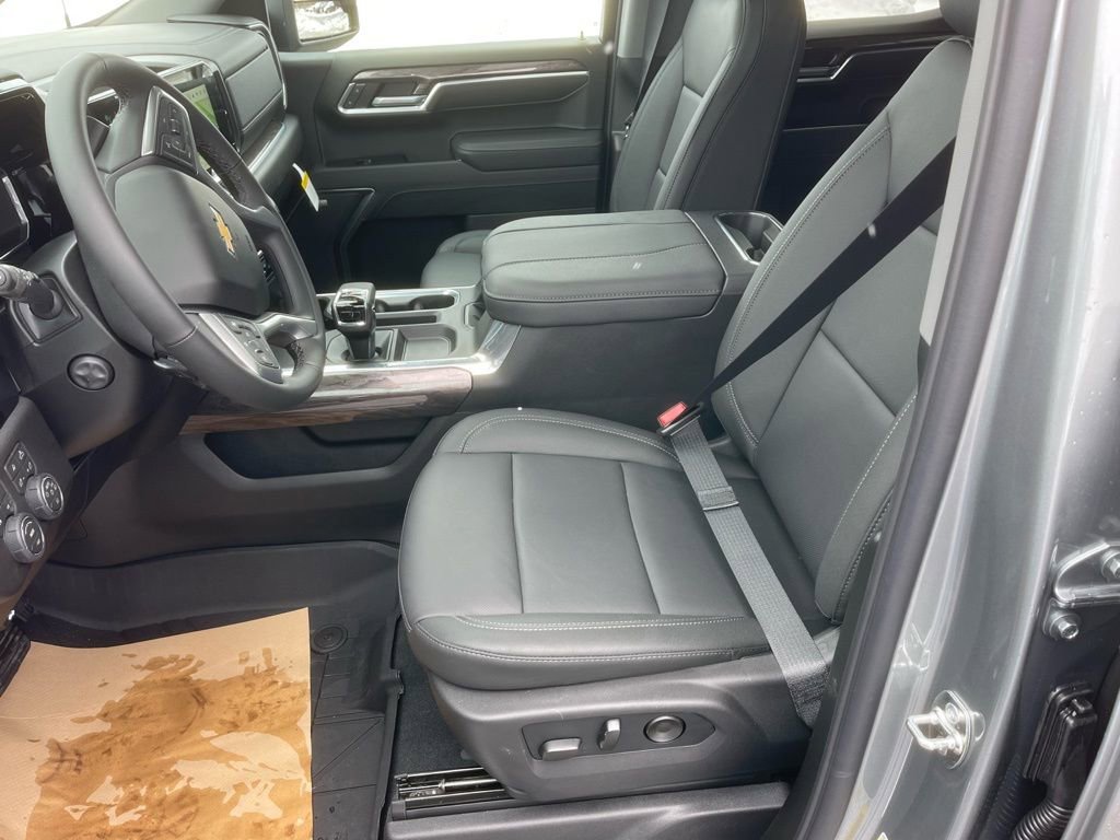 New 2026 Chevrolet Silverado 1500 LTZ w/ LTZ Premium Package image 13