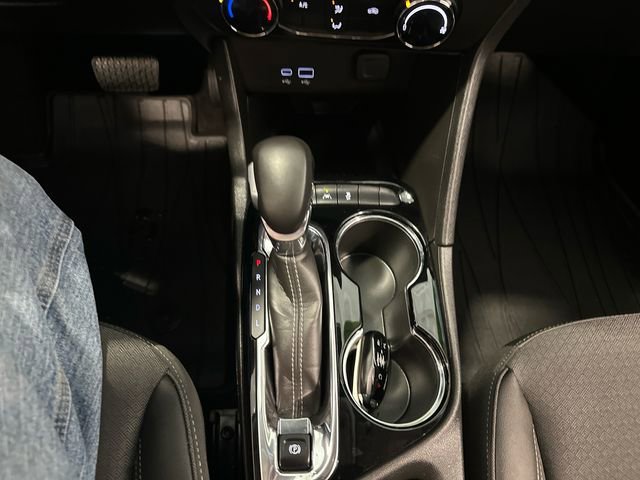 Used 2024 Buick Encore GX Preferred FWD image 23
