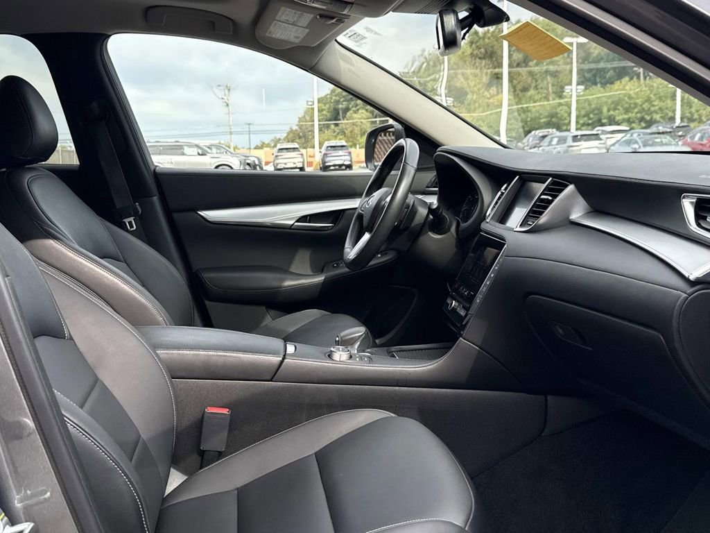 Used 2021 INFINITI QX50 Luxe image 19