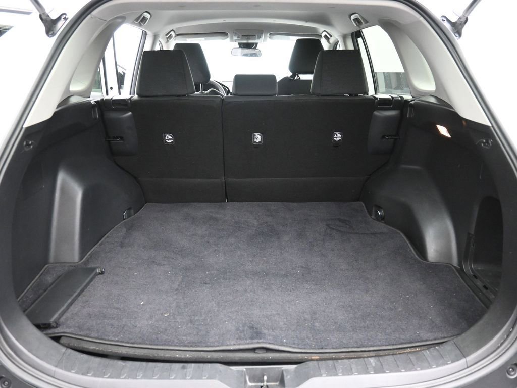 Used 2021 Toyota RAV4 LE image 23