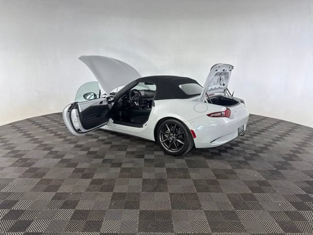 Used 2016 MAZDA MX-5 Miata Club RWD image 16