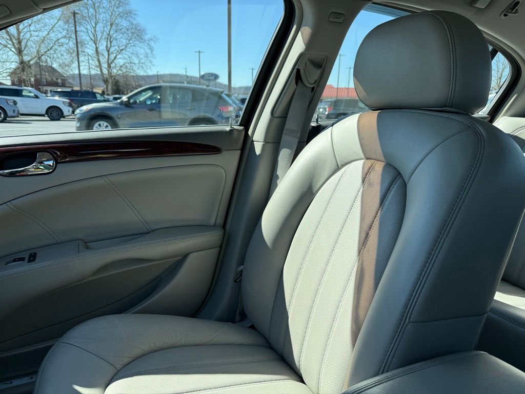 Used 2008 Buick Lucerne CXL w/ Ultra Confidence Package image 26