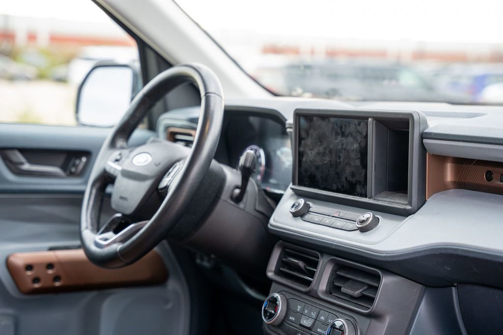 Used 2022 Ford Maverick Lariat w/ Equipment Group 500A Standard image 11