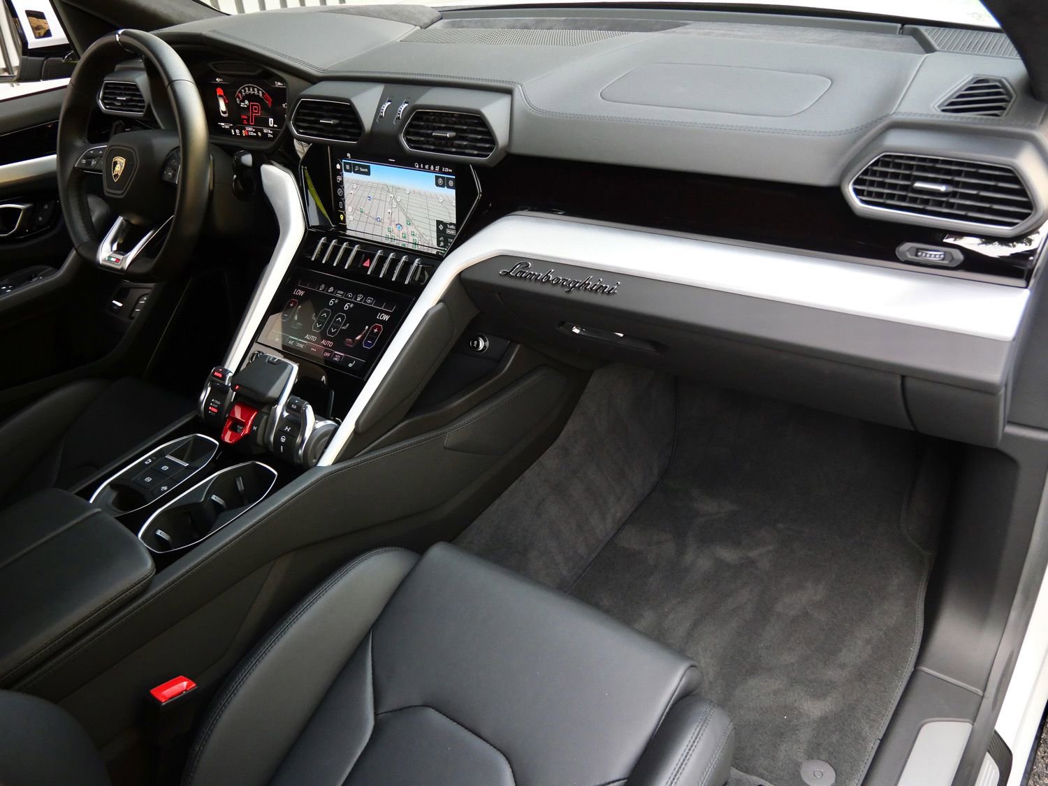 Used 2023 Lamborghini Urus S AWD/4WD image 25
