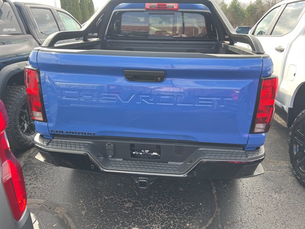 New 2026 Chevrolet Colorado Trail Boss w/ Midnight Edition AWD/4WD image 6