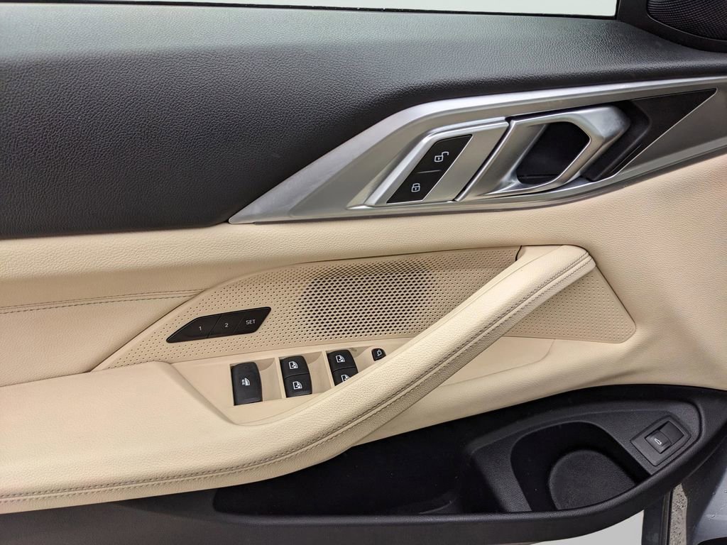 Used 2023 BMW 430i xDrive Convertible w/ Premium Package image 15