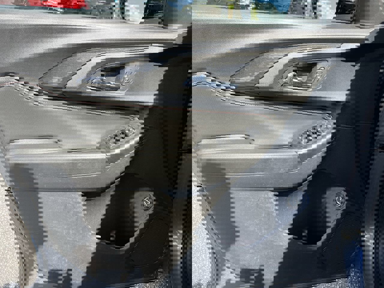 Used 2021 Chevrolet TrailBlazer RS w/ Sun and Liftgate Package image 14