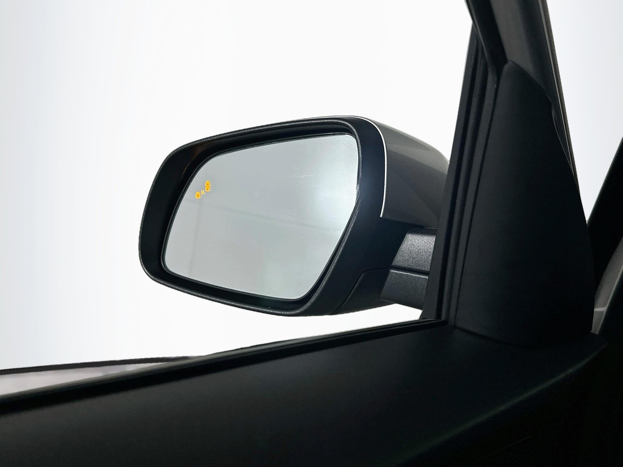 Used 2025 Hyundai Venue SEL FWD image 16