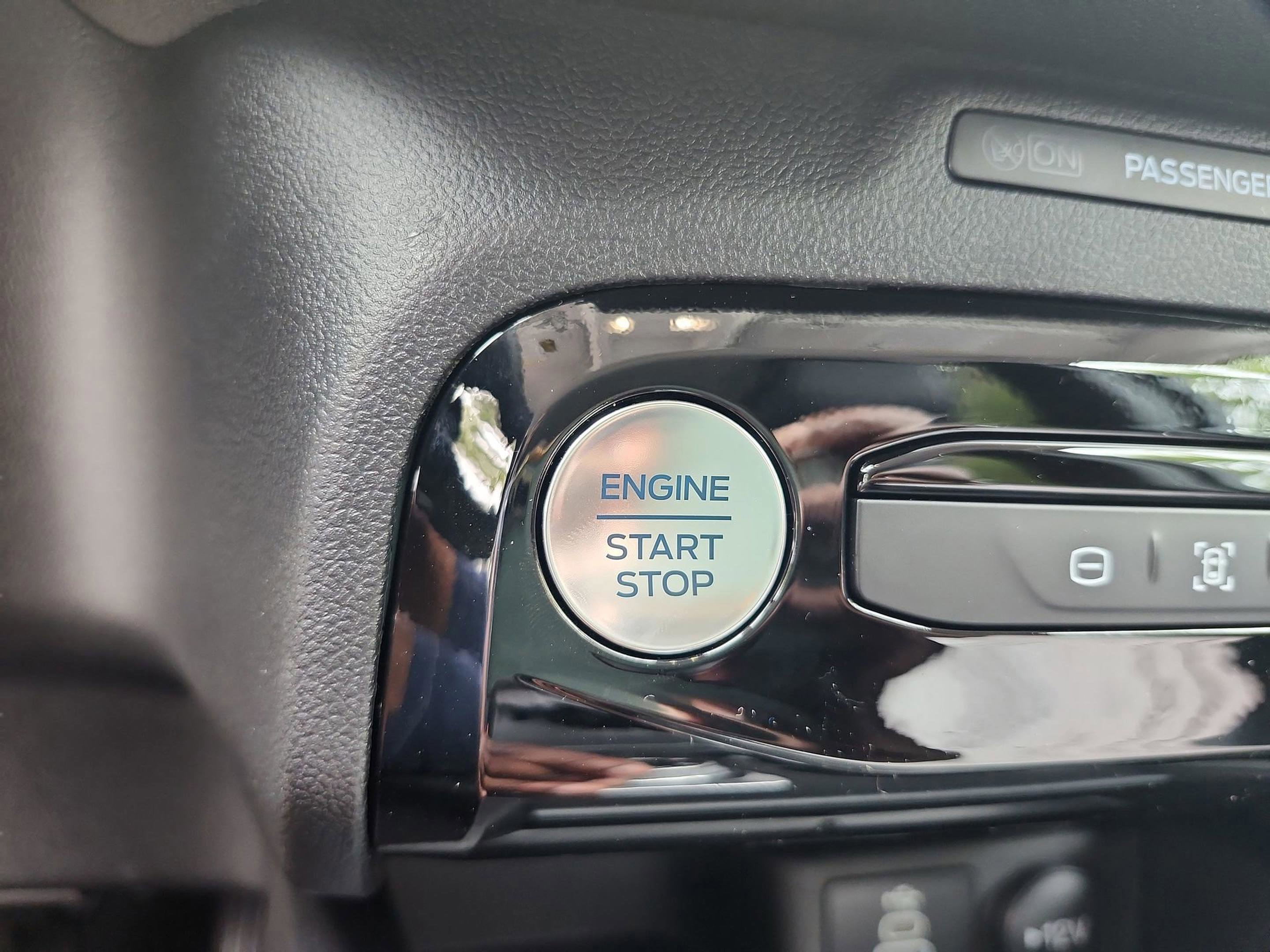 New 2025 Ford Escape SE image 29