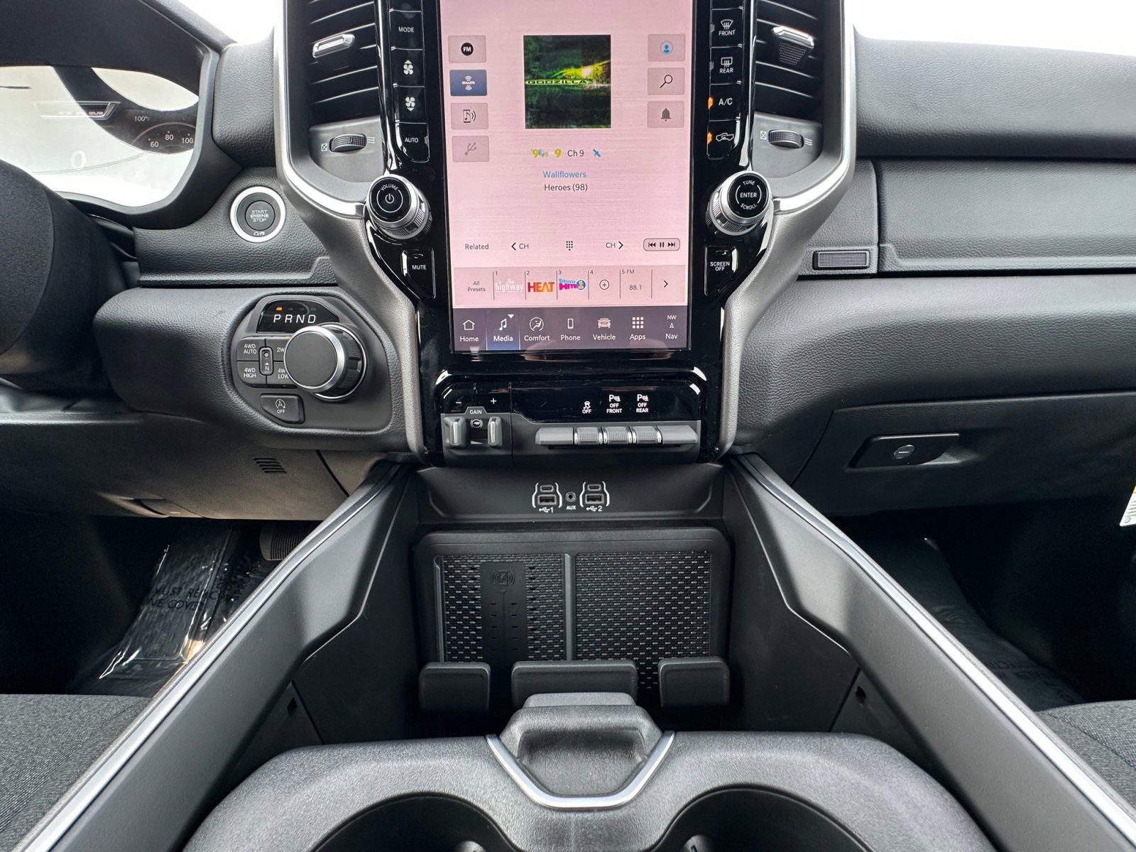 New 2026 RAM 1500 4x4 Crew Cab image 11