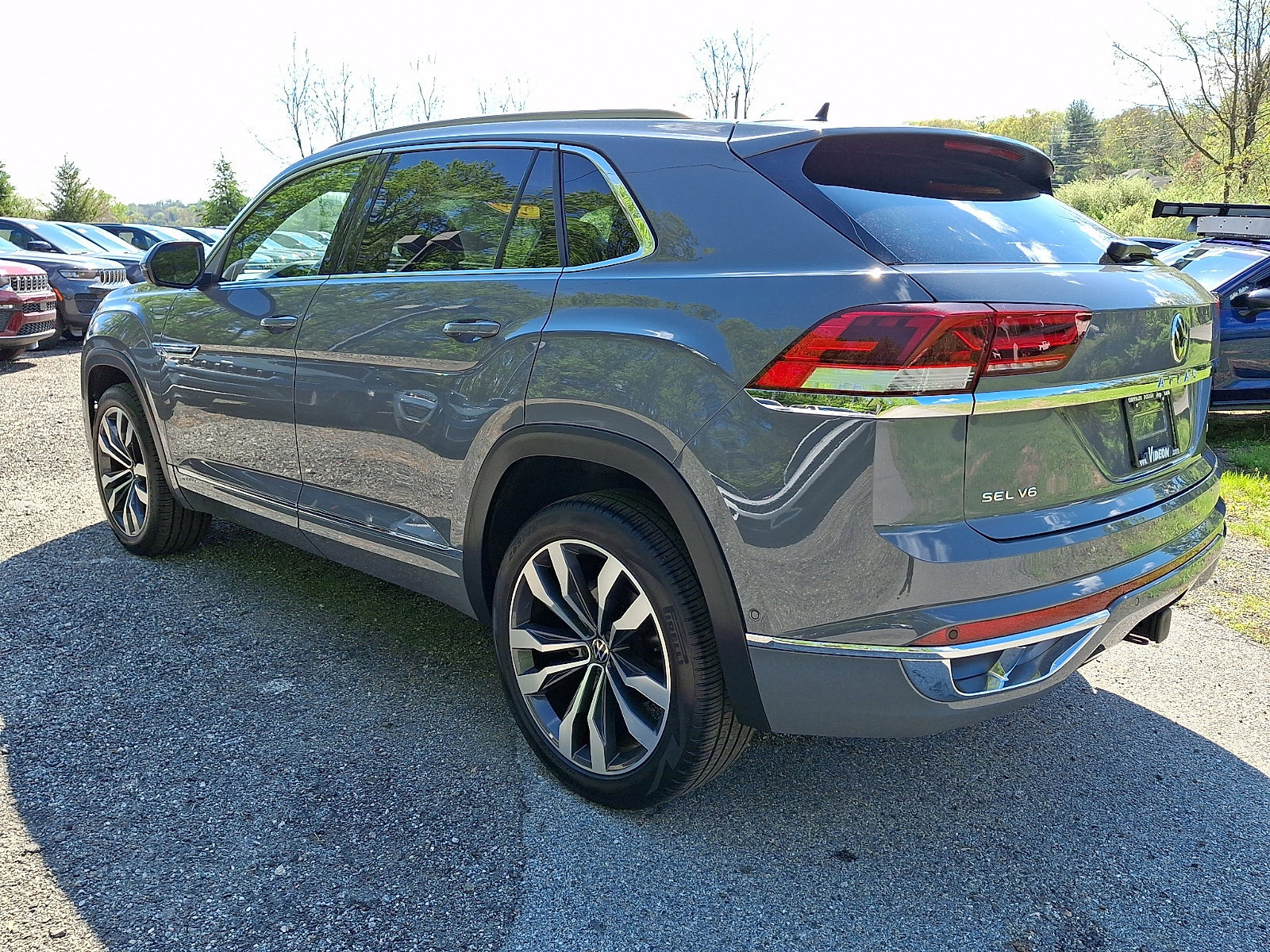 Used 2022 Volkswagen Atlas Cross Sport SEL Premium R-Line AWD/4WD image 4